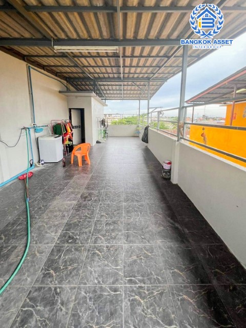 *****อาคารพาณิชย์มือสอง สวนธนวิลล่า ประชาอุทิศ หลังมุม! เนื้อที่กว้าง 16 ตร.ว. ฟังก์ชัน 4 ห้องนอน 3 ห้องน้ำ 1 ที่จอดรถ ภายในตกแต่งสวย ดูทัยสมัย พื้นที่ใช้สอยเยอะ มาพร้อมราคาสุดคุ้ม! ตั้งอยู่บนทำเลเดินทางสะดวกสบาย เชื่อมต่อถนนประชาอุทิศ ถนนราษฎร์บูรณะ ถนนเจริญกรุง ถนนพระราม3 จองด่วน!